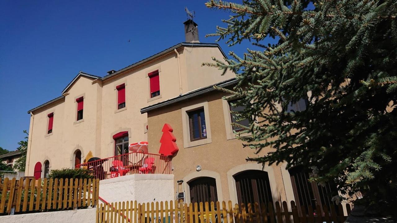Le Sapin Rouge - Restaurant - Bar - Chambres D'Hotes Artigues  Luaran gambar