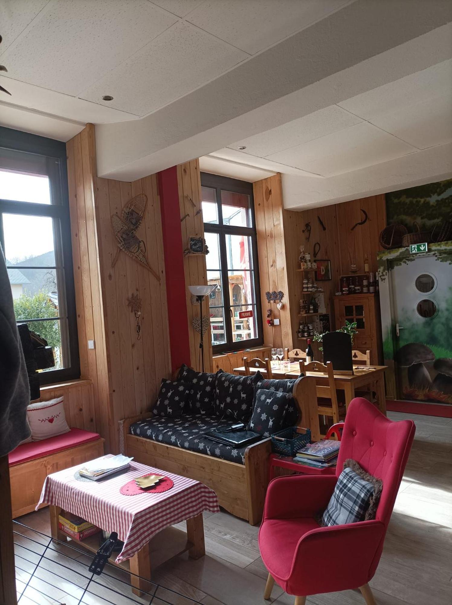 Le Sapin Rouge - Restaurant - Bar - Chambres D'Hotes Artigues  Luaran gambar